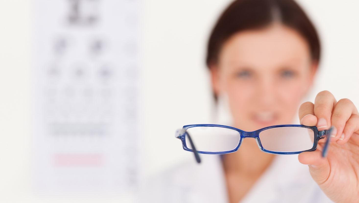 מיתוסים על ראיית עיניים - מוסברים על ידי רופא עיניים מומחה לרשתית